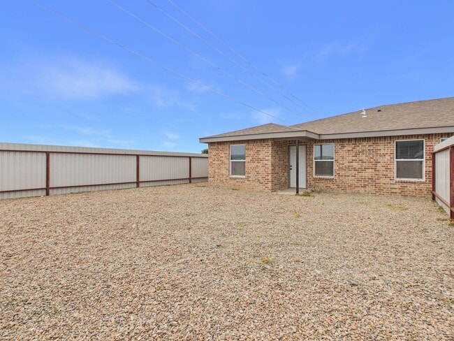 Building Photo - 1125 Caprock St