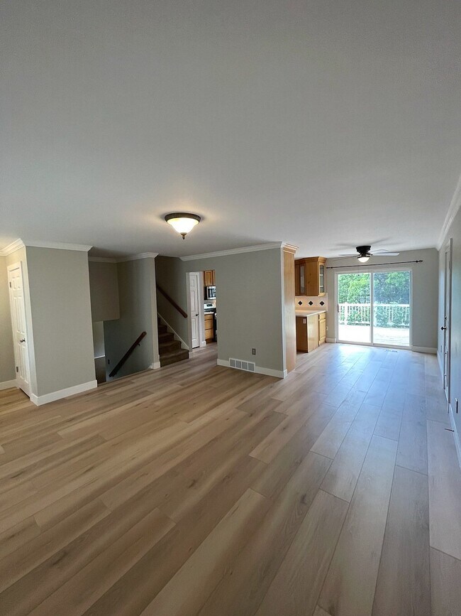 Building Photo - 1097 Grove Creek Dr