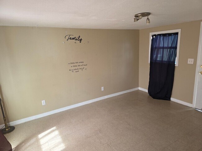 Foto del edificio - 1 Bed 1 Bath Near Downtown