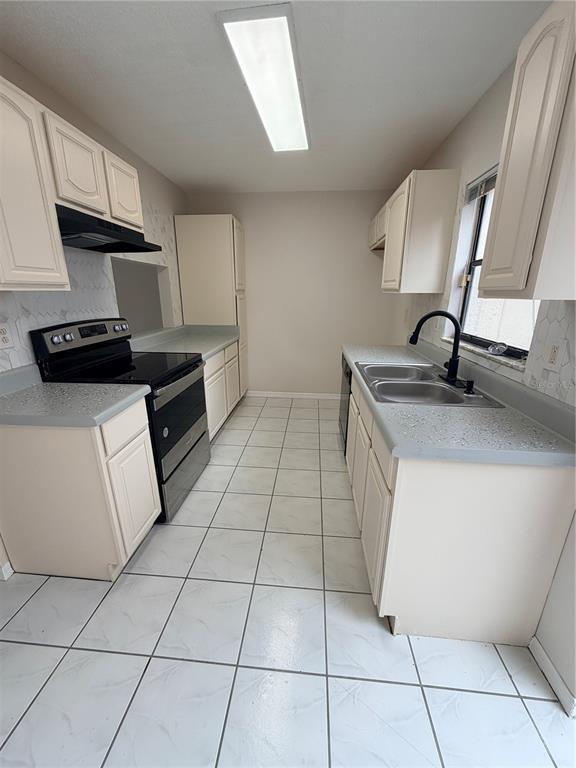 Foto del edificio - 1625 Long Ridge Ct