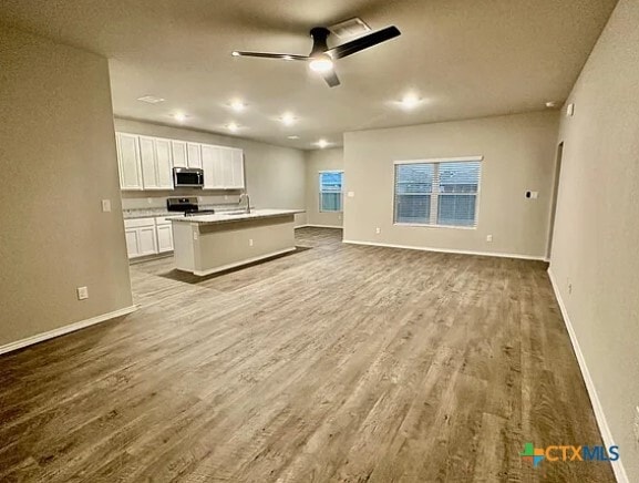 Foto del edificio - 3953 Legend Rnch