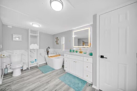 Building Photo - 70 Emily Ln