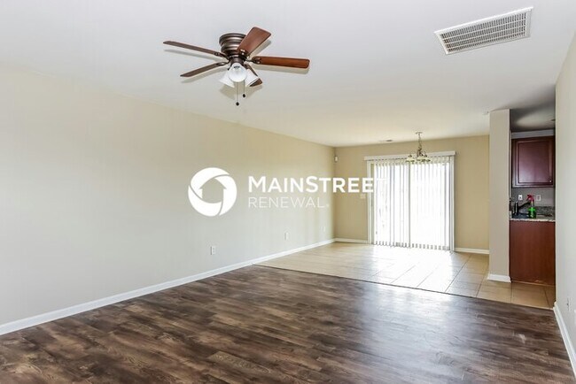 Foto del edificio - 4 Bedroom Pet-Friendly Home in Calera, AL with Main Street Renewal