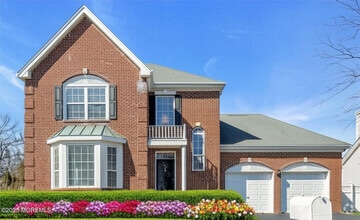 Building Photo - 30 Petra Dr