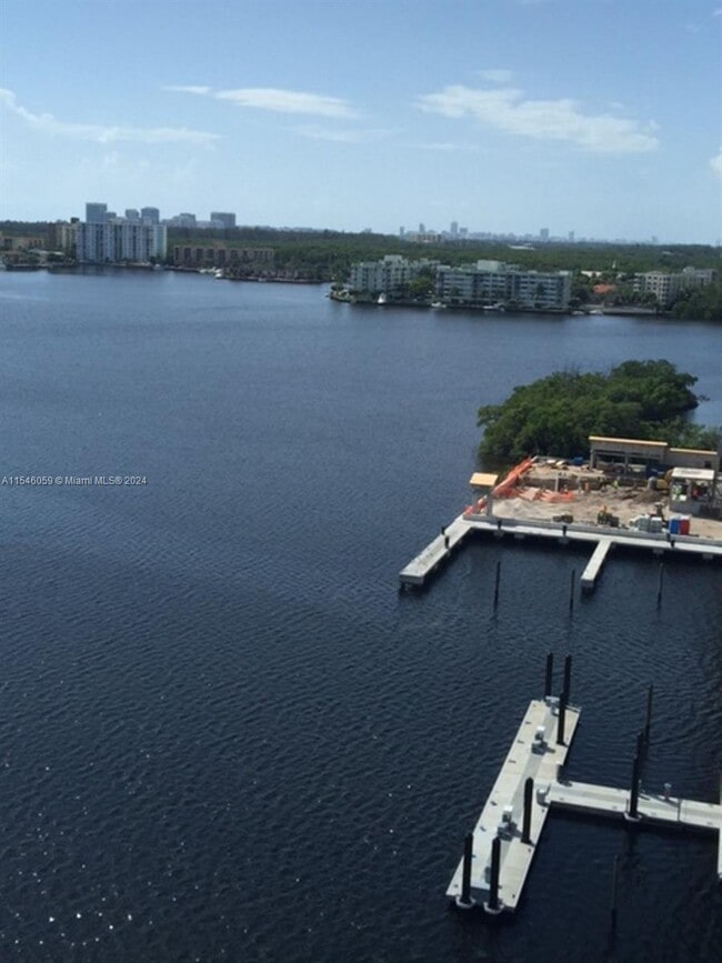 Building Photo - 17301 Biscayne Blvd