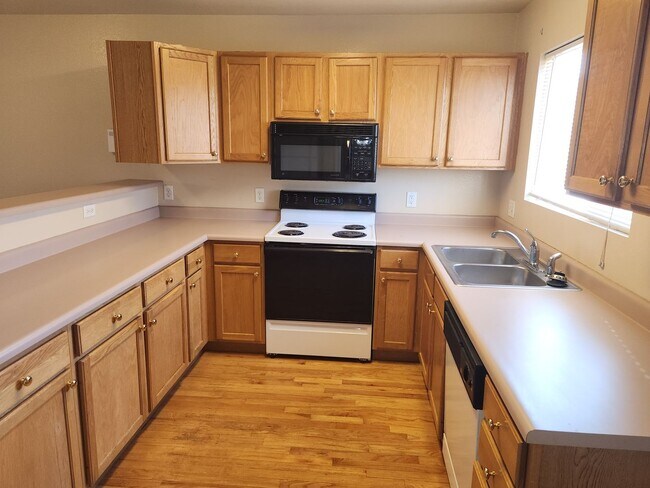 Foto del edificio - 2-Bedroom Briargate Townhouse