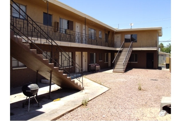 Building Photo - 2117 Sunrise Ave