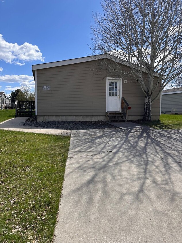 Foto principal - Centrally Located 3 BD 2 BA Modular Home