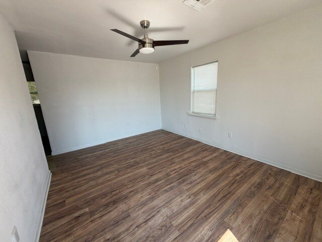 Foto del edificio - 1749 SW 12th St