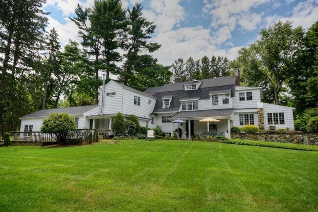 Foto del edificio - 188 Orchard Ridge Rd