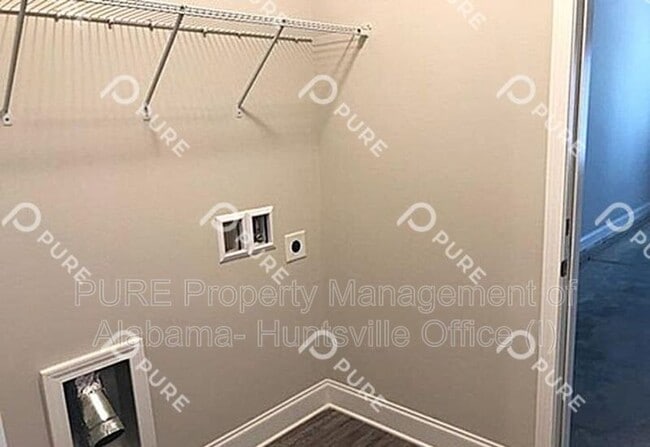 Foto del edificio - 8322 Stillwater Cir