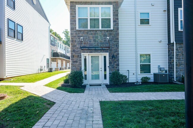Foto del edificio - 119 High Pointe Dr