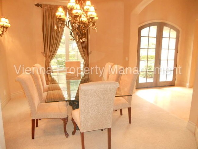 Foto del edificio - 3710 Lindbrook Dr