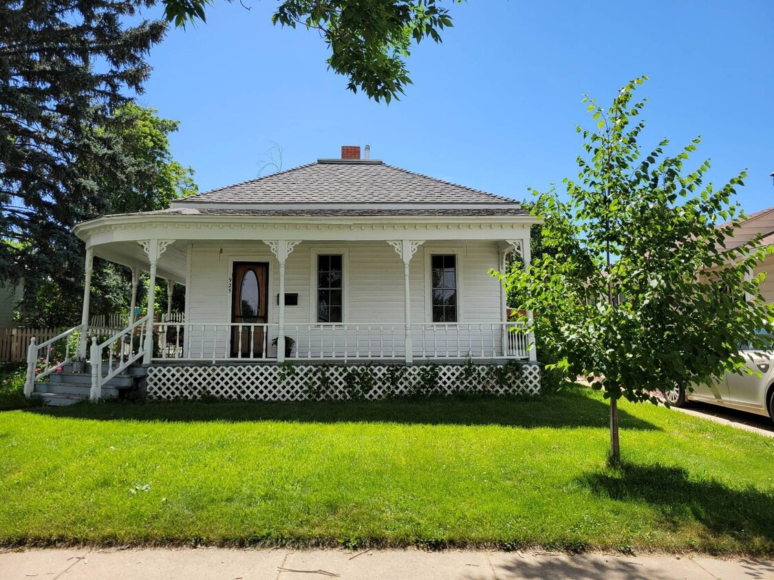 Primary Photo - Charming Downtown Louisville Victorian - A...