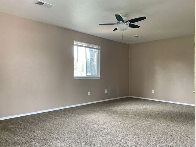 Photo - RENOVATED and SPACIOUS 3 bed and 1.5 bath Apartment!!