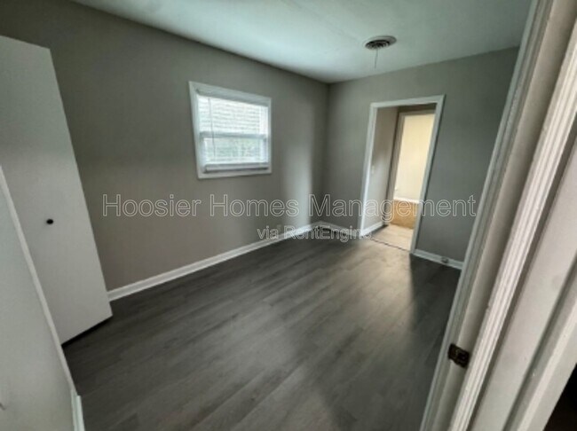 Foto del edificio - 1023 E Dixon St