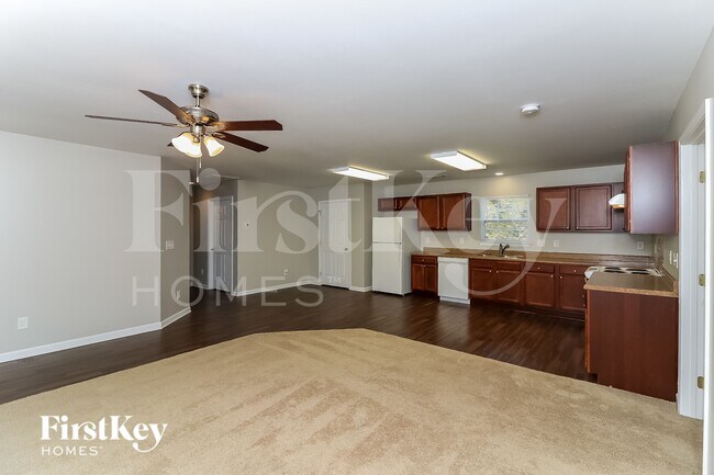 Foto del edificio - 8409 Military Wy