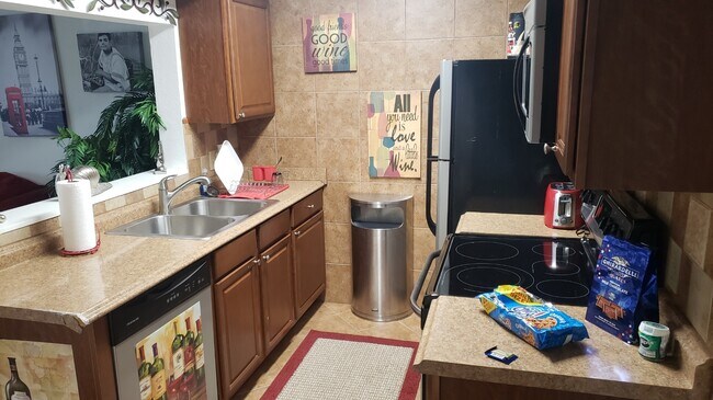 Kitchen 1 - 1723 Gulf Rd