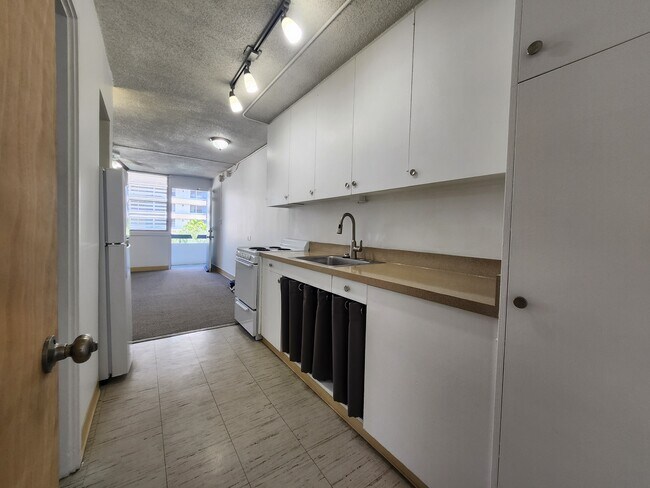 Foto del edificio - 1550 Rycroft St