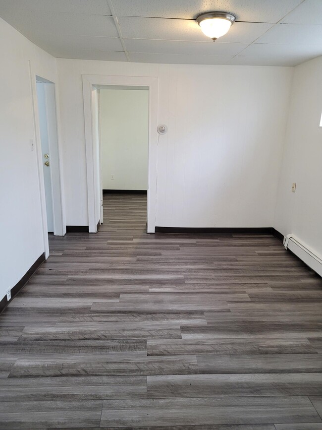 Foto del edificio - 703 N Van Buren St