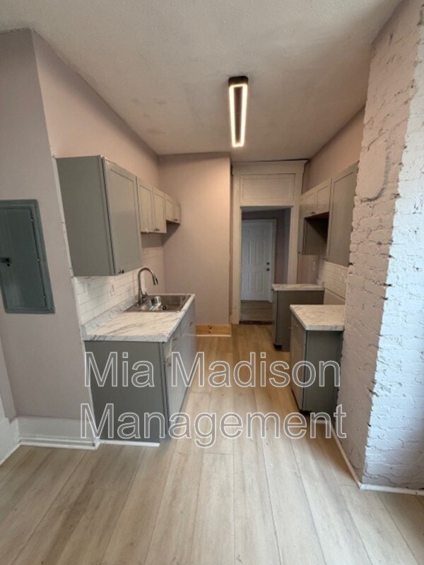Foto del edificio - 513 W 35th St
