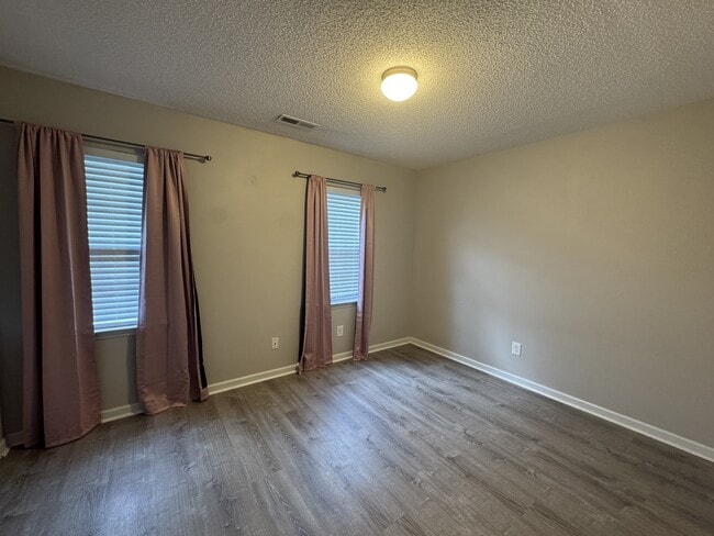 Building Photo - 5006 Banister Loop