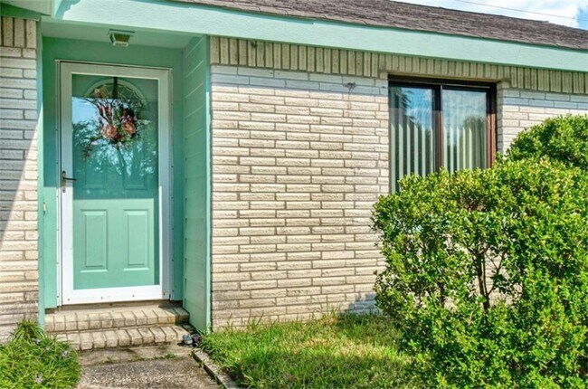 Foto del edificio - 22118 Meadowhill Dr