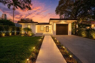 Building Photo - 728 Majorca Ave