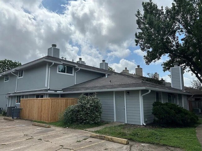 Building Photo - 5989 Allday Dr