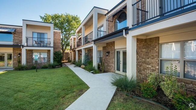 Property Image 1 - The Terraces at Lakehurst