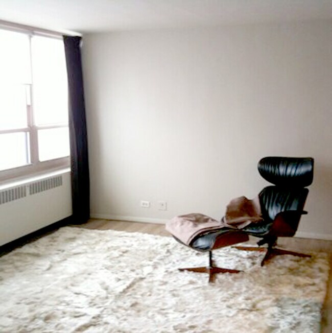 Foto del edificio - 3950 N Lake Shore Dr