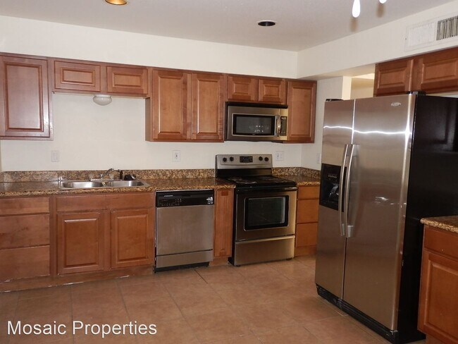 Building Photo - 3 br, 2 bath House - 426 E. 8th Avenue