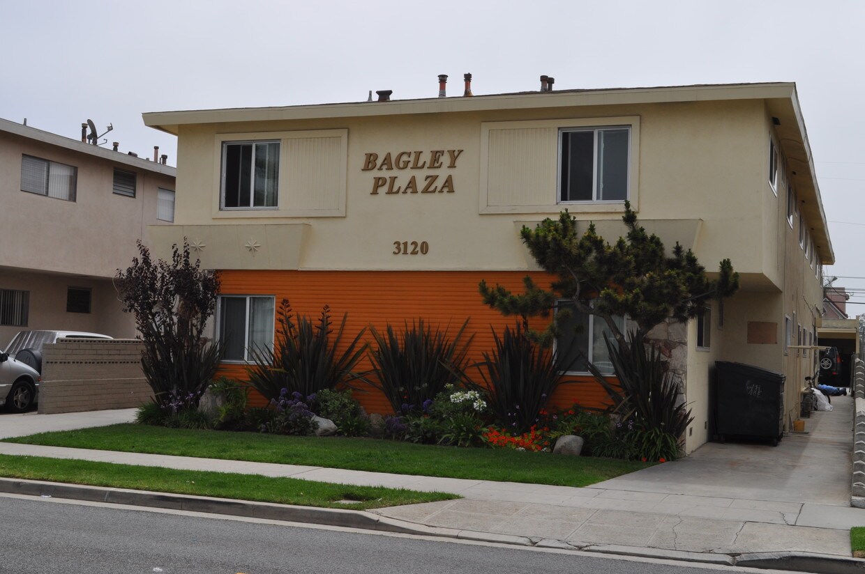 128 Apartments Available for Rent in Palms, CA