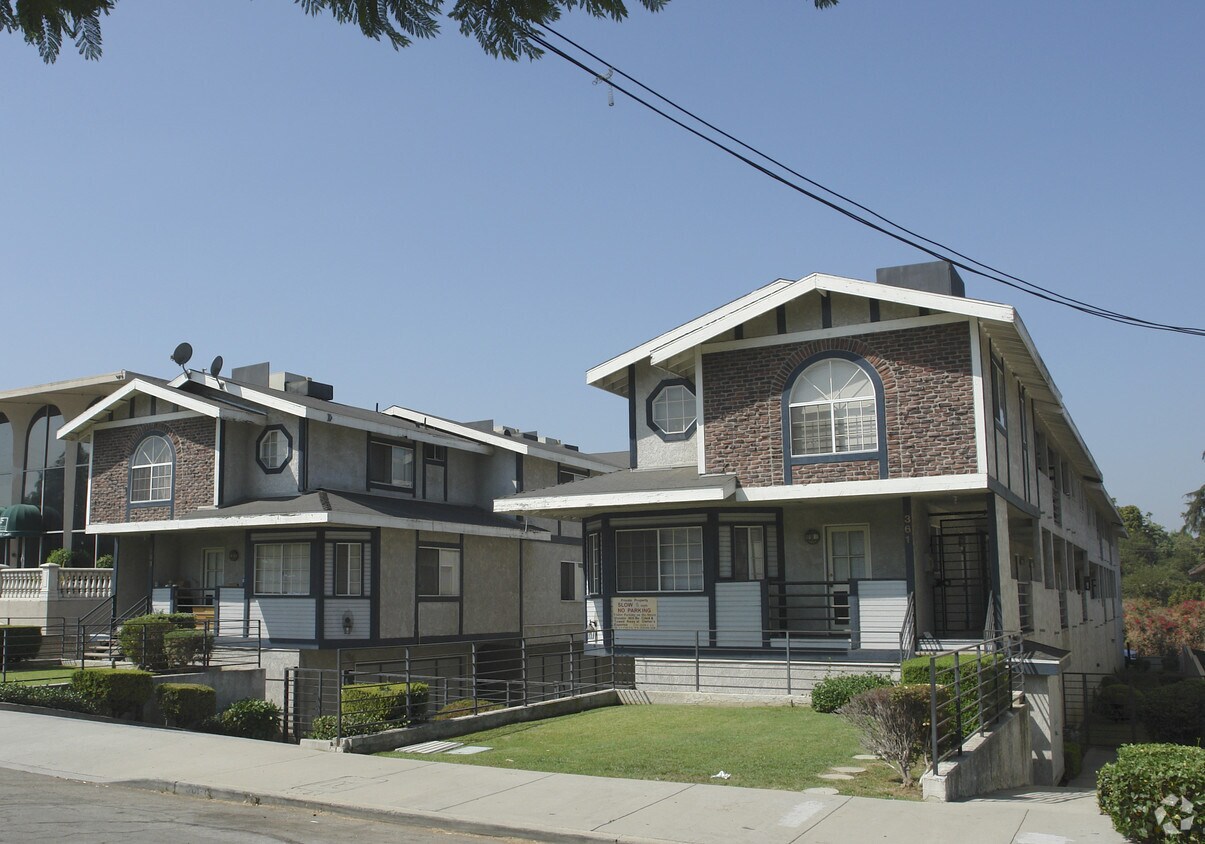 Foto del edificio - 361-363 S Arroyo Dr