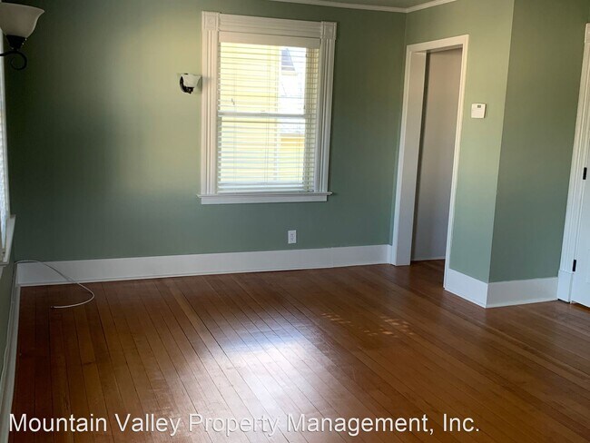 Building Photo - 2 br, 2 bath House - 146 East Placer Street
