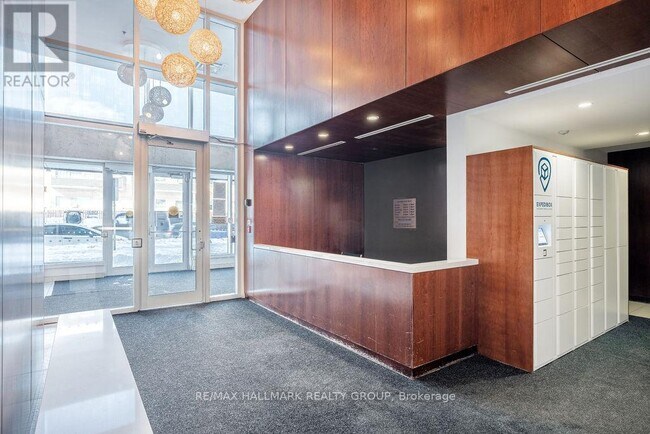 Photo du bâtiment - 354-354 Gladstone Ave