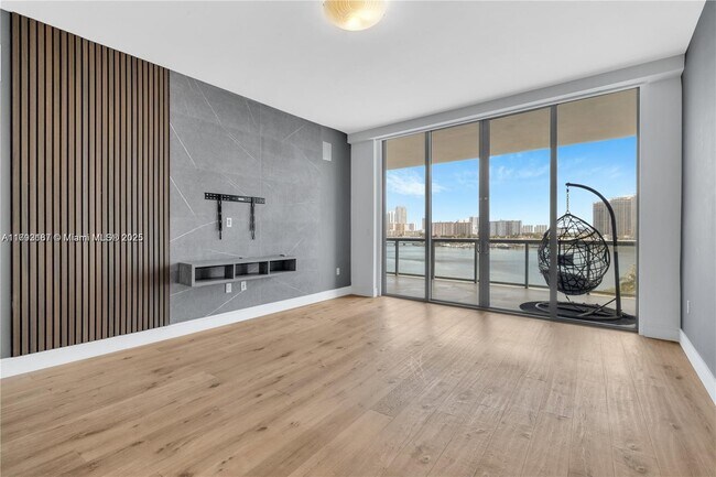 Foto del edificio - 3300 NE 188th St