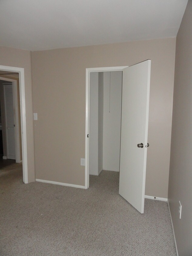 habitaciones - 601 Oakland Hills Ct