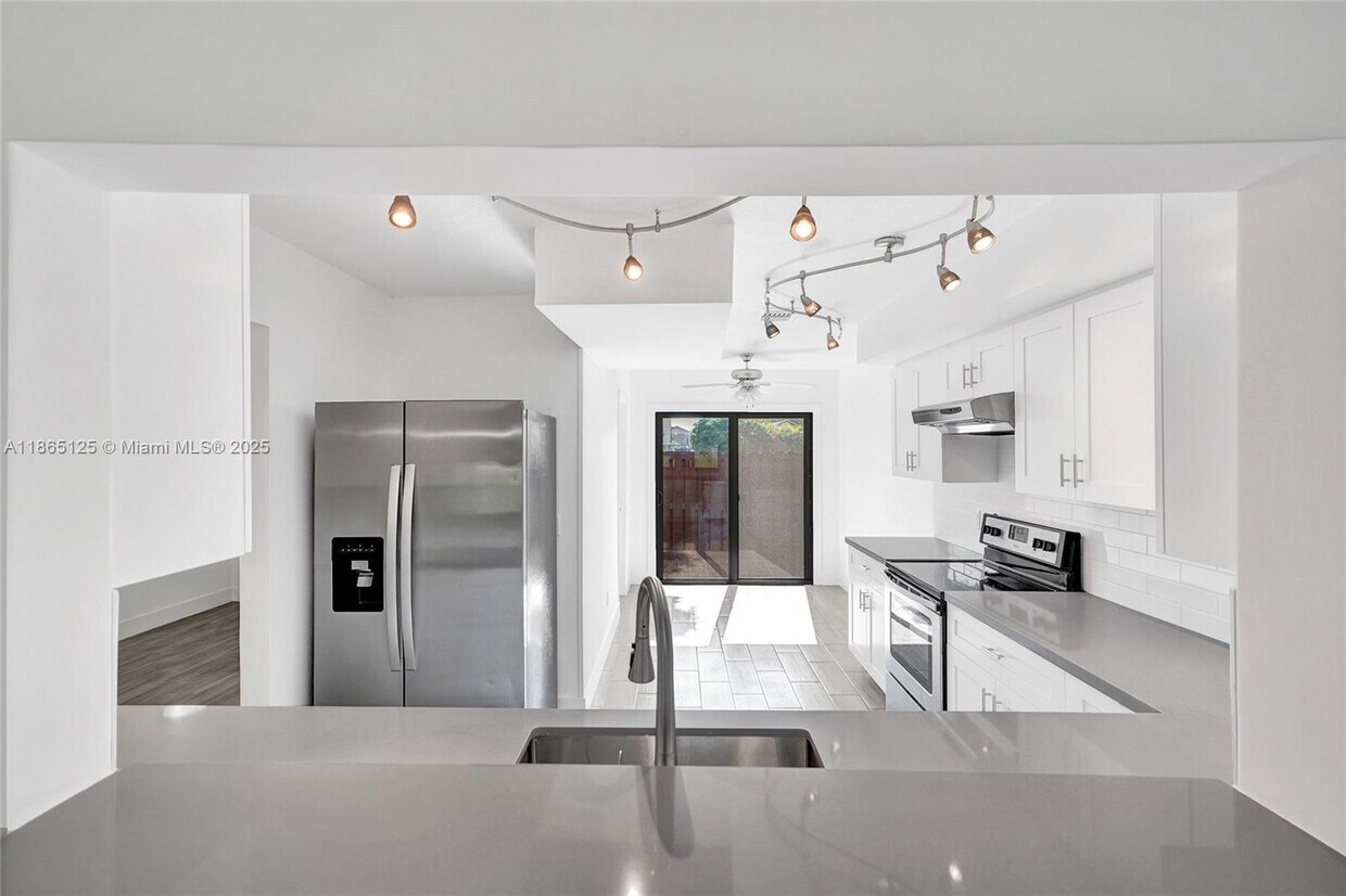 Foto principal - 4163 SW 85th Ave