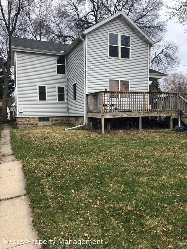 409 4th St, Neenah, WI 54956 Room for Rent in Neenah, WI