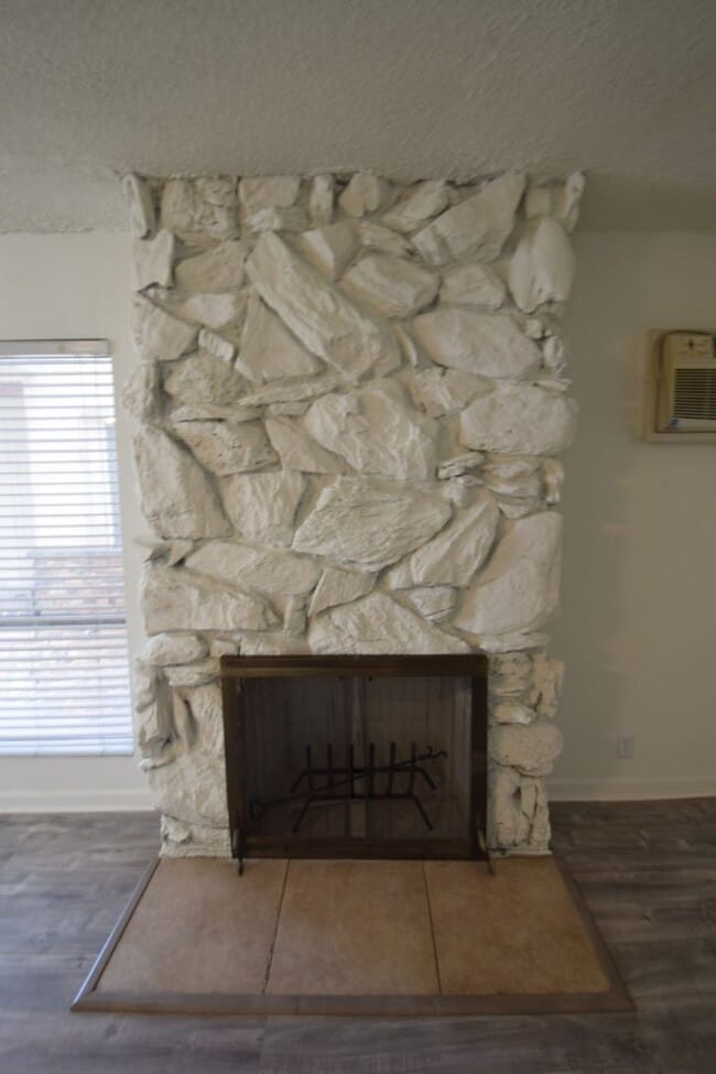 Building Photo - 10745 Hortense St