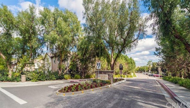 Entrada principal de la comunidad - 45 Tulare Dr