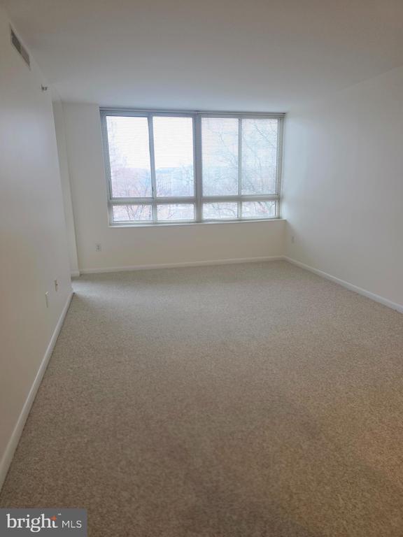 Foto del edificio - 350 G St SW