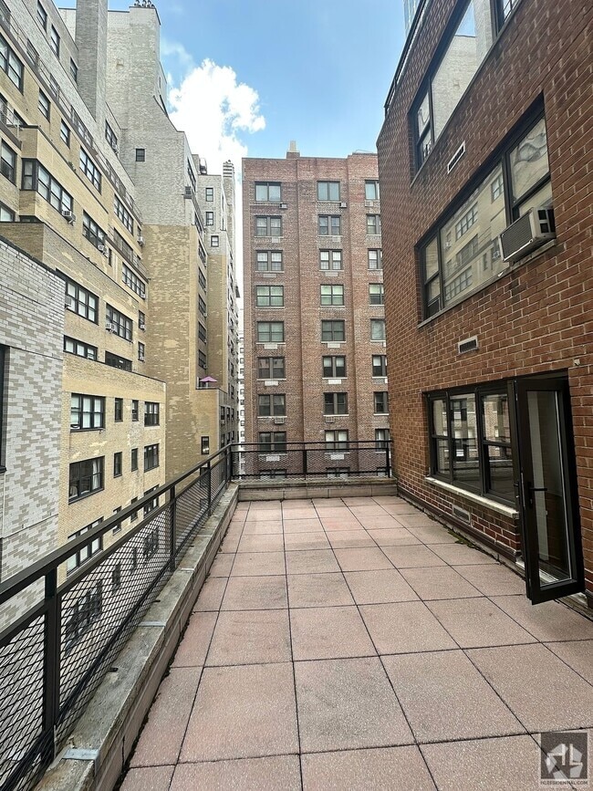 Building Photo - EAST 56 STREET