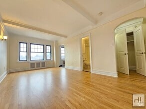 Building Photo - tudio Apartment in West Village | 13th Flo...