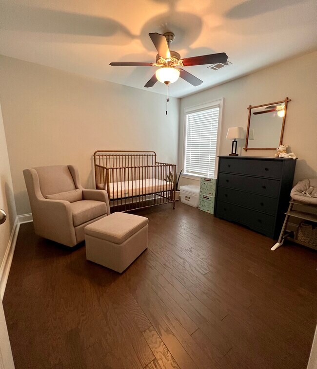 Foto del edificio - 4094 Broadview Dr