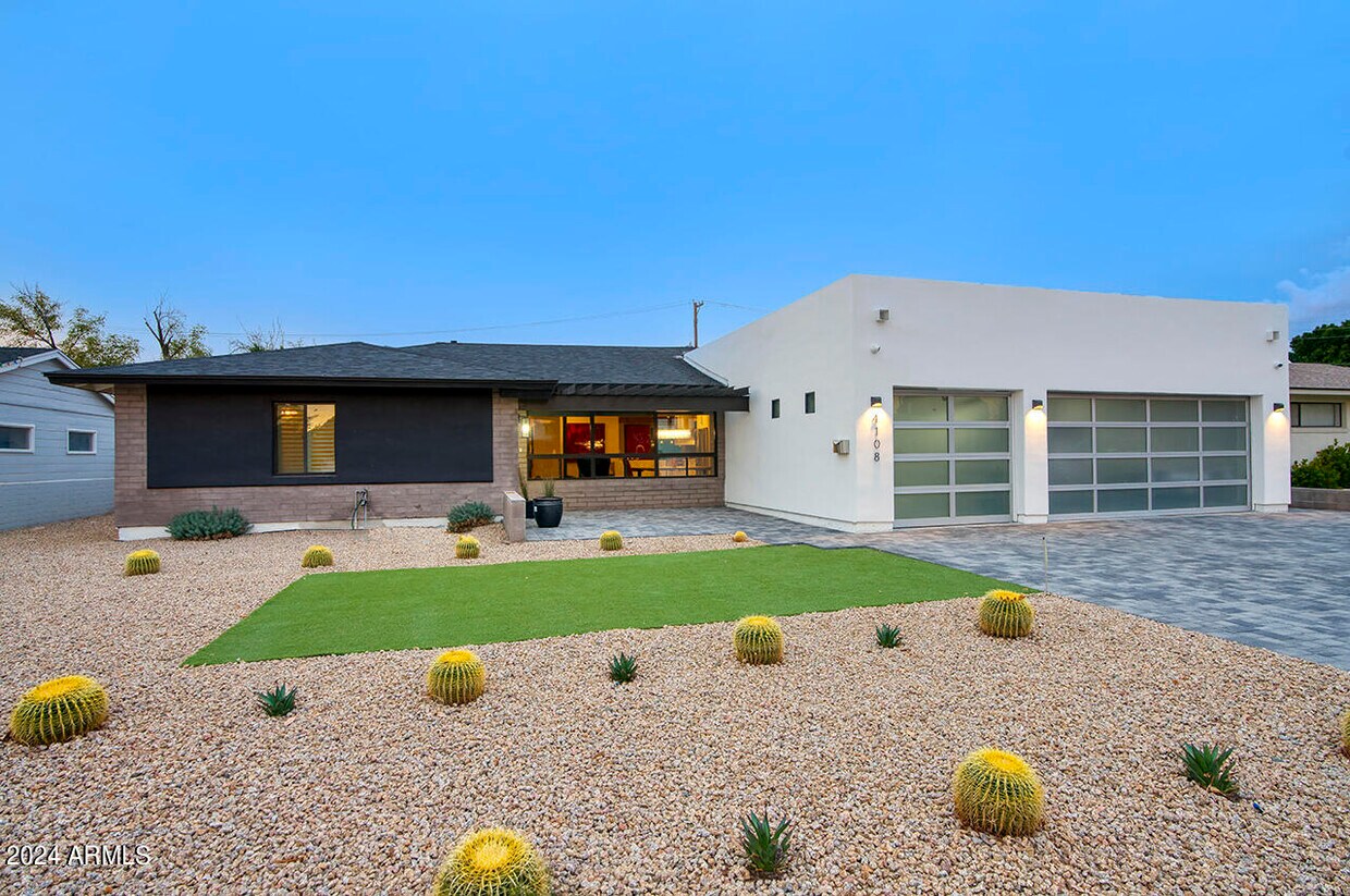 Primary Photo - 4108 E Mitchell Dr