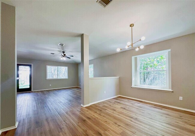 Building Photo - 906 Mammoth Ct
