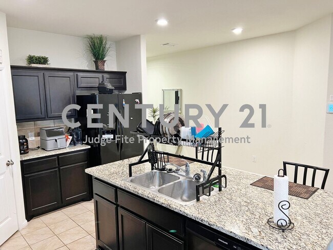 Foto del edificio - Well Maintained 3/2/2 in Crowley For Rent!