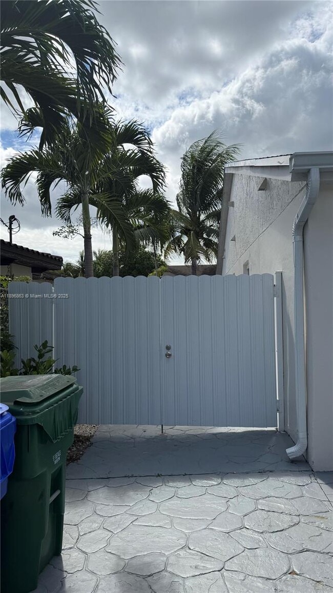 Foto del edificio - 4712 SW 2nd Terrace